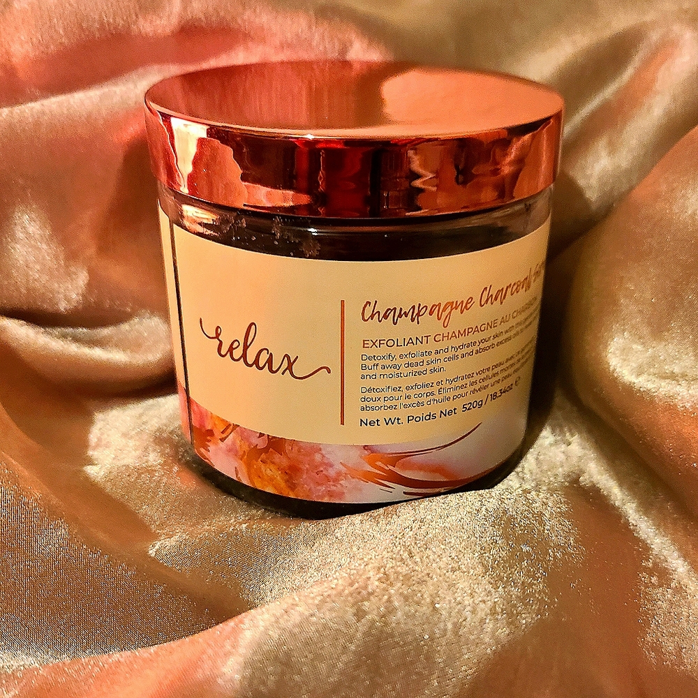 Manna Kadar Champagne Charcoal Scrub